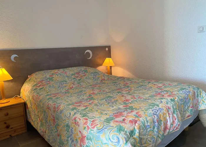 Beau T1 Climatise Avec Balcon Et Garage Proche Thermes - Fr-1-553-244 Apartmán *